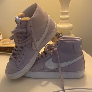 Nike Womens blazer mid 77